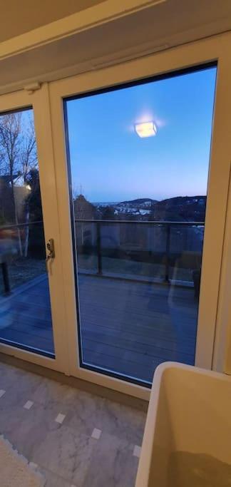 Stor Enebolig Med Oppvarmet Basseng Villa Kristiansand