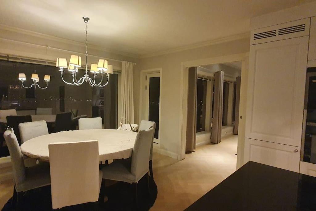 Villa Stor Enebolig Med Oppvarmet Basseng