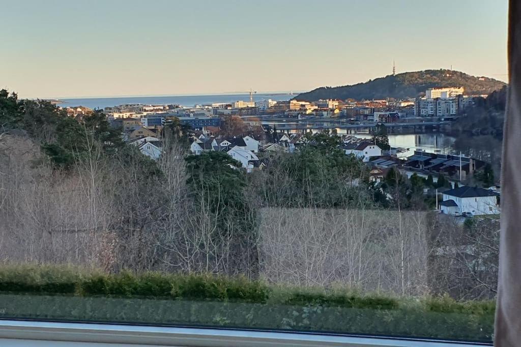 Stor Enebolig Med Oppvarmet Basseng Kristiansand