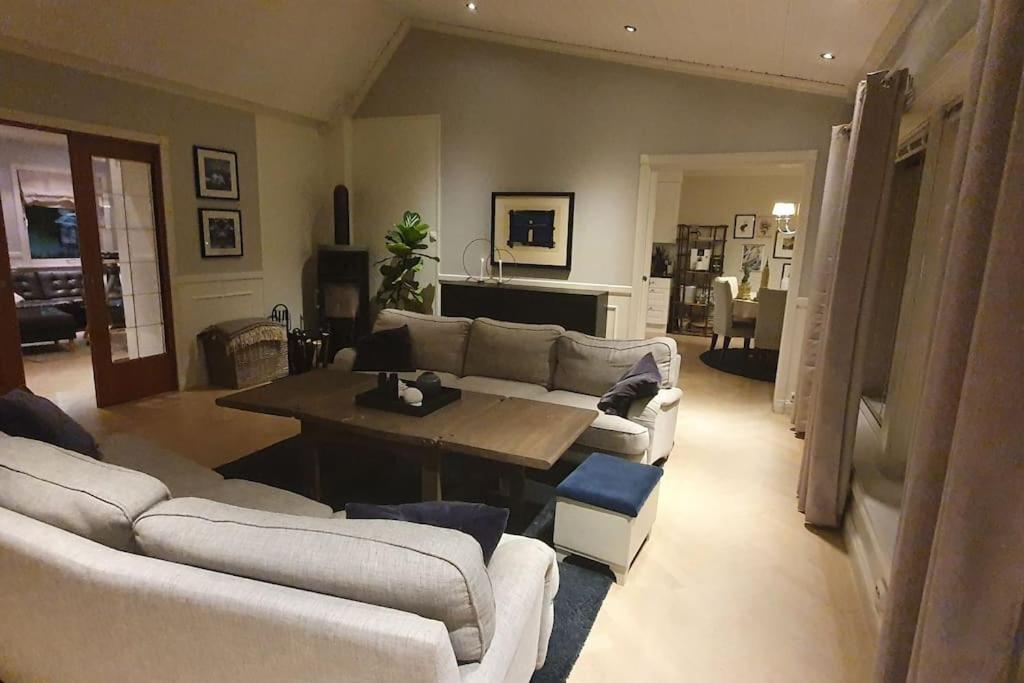 Villa Stor Enebolig Med Oppvarmet Basseng Kristiansand